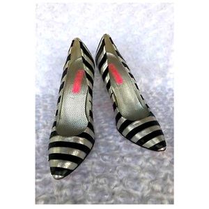 Betsey Johnson Chelsea Women Pumps Heels Size 8 US